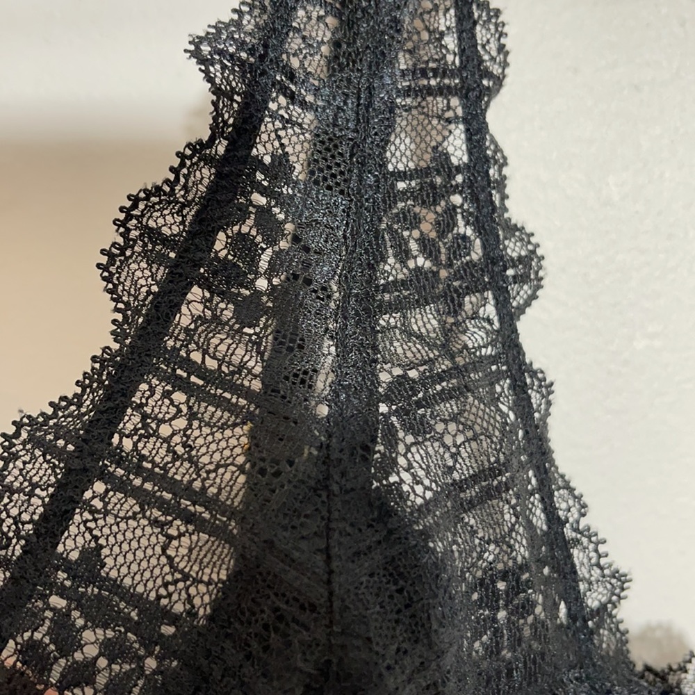 NWT Victoria’s Secret Elongated Lace Bralette - Picture 6 of 8